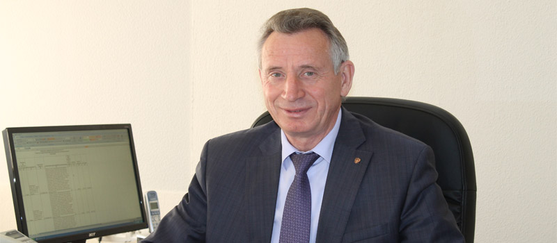   А.Зотов урезал себе зарплату на 10%