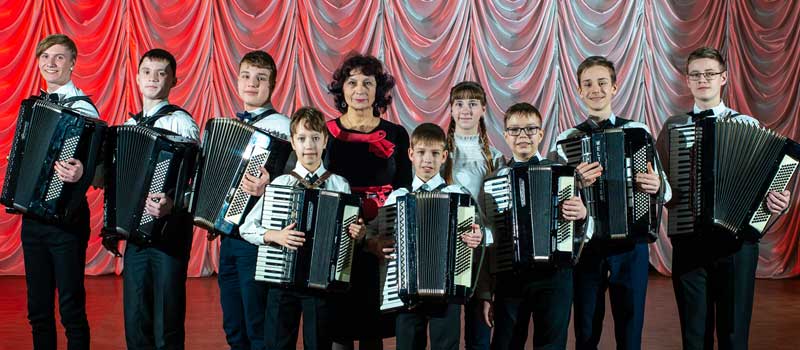 Ковровская школа искусств им. Иорданского получила  музыкальные инструменты почти на 3 млн рублей 