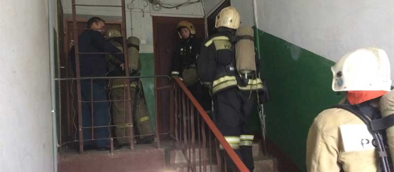 Ковровчанин не услышал, как пожарные ломают дверь квартиры