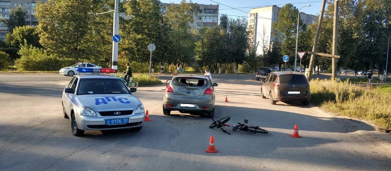 Задним ходом сбил подростка