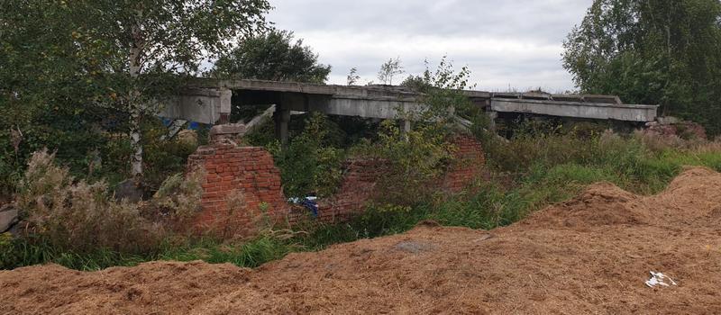 В результате обрушения плиты девочка погибла, мальчики травмированы