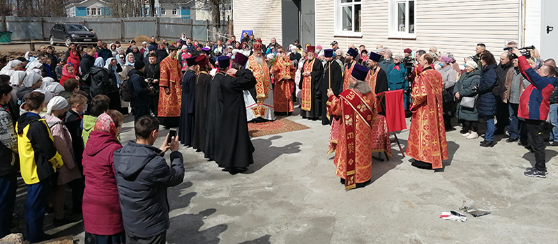 В ковровской православной гимназии заложили камень на месте будущего храма