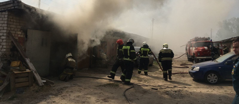 На ул.Володарского горели гаражи