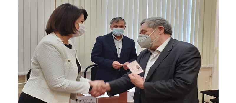 Людмила Романова вручила мандаты новым членам ОНК