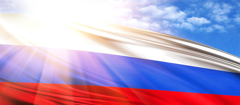 Учебный день школьников будет начинаться с исполнения гимна и поднятия флага России