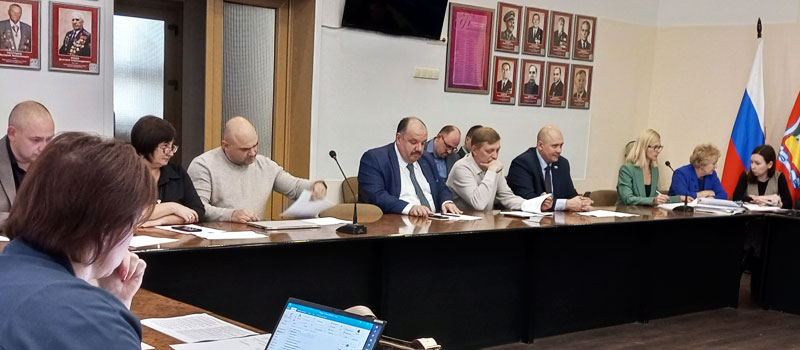 Совет народных депутатов рассмотрел бюджет, распорядился имуществом и состарил город