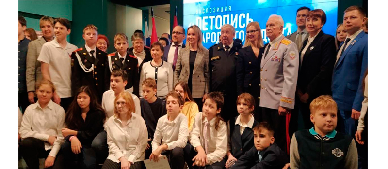 Выставка «Летопись народного подвига». Экспозицию подготовили школьные музеи Москвы и города Коврова