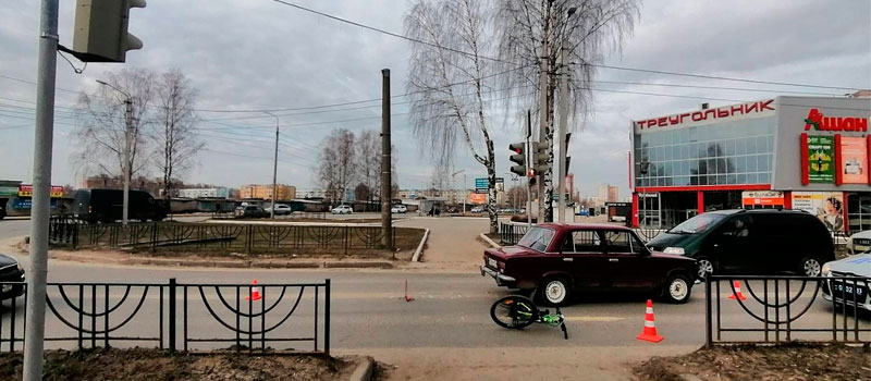 На улице Ватутина машина сбила несовершеннолетнего велосипедиста