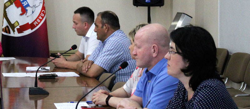 Совет народных депутатов скорректировал бюджет, поправил документы и распорядился имуществом