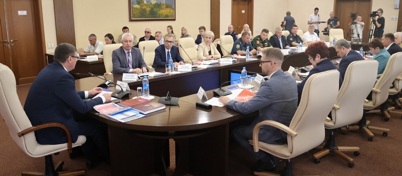 Александр Авдеев: «Патриотическое воспитание должно красной нитью проходить через всю государственную политику и общественную деятельность»