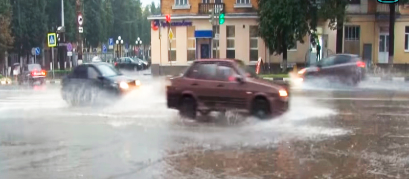 На Ковров надвигается сильный дождь с грозой  и ветром