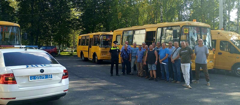 Ковровские госавтоинспекторы провели профилактические беседы с водителями школьных автобусов
