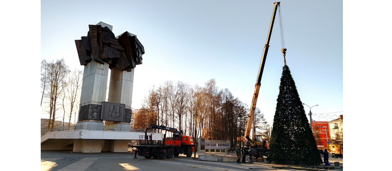 В Коврове начали устанавливать главную городскую елку