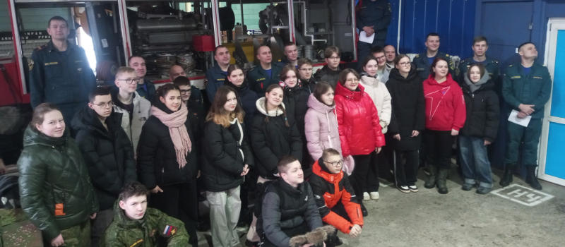Школьники из «Движения Первых» поздравили ковровских пожарных