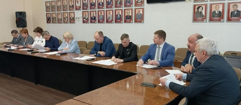 Депутатам рассказали об уборке города и троллейбусных маршрутах