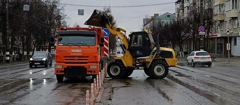 Анатолий Белоусов: «К уборке в городе подходим комплексно»