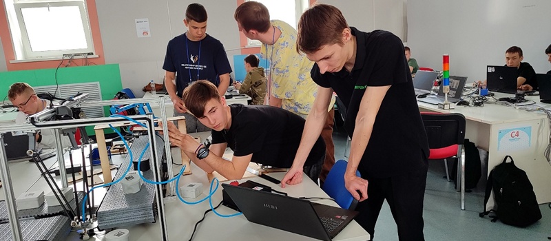 Ковровчане - победители и призеры хакатона по промышленной робототехнике