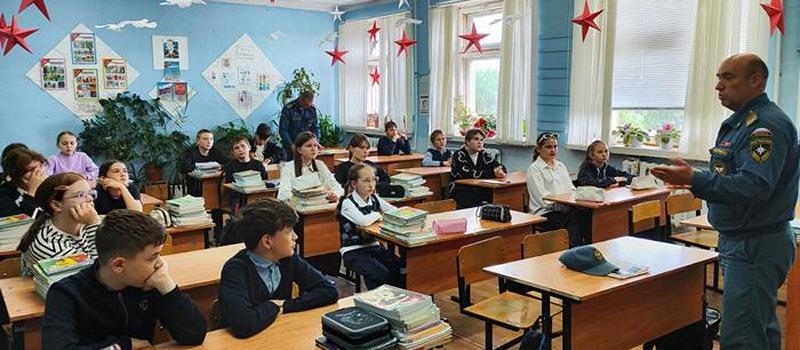  ГИМС на старте купального сезона предупреждает детей о безопасности на воде 
