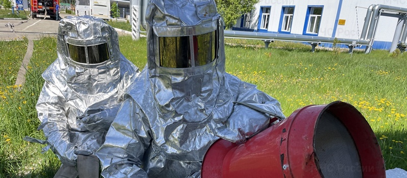 Пожарные из Коврова залили пеной учебное «возгорание» на предприятии нефтяной отрасли