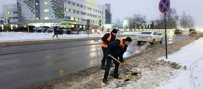 Уборка дорог и тротуаров, демонтаж остановочных пунктов в Коврове 19 декабря