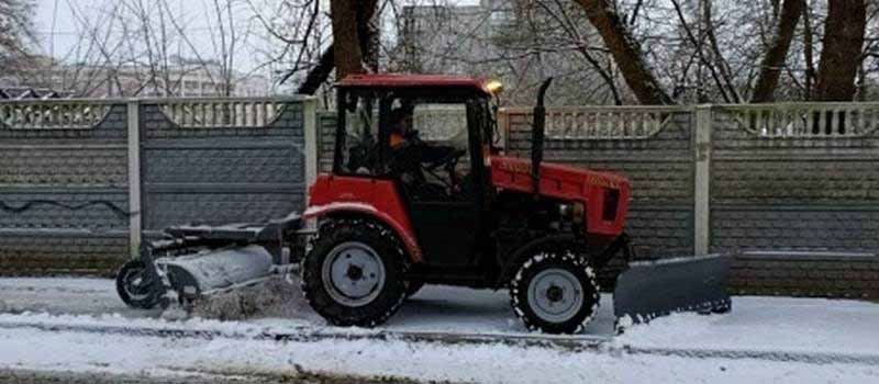 Уборка улиц и остановок в Коврове, вывоз снега 30 декабря