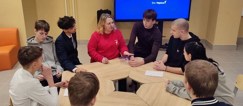 Движение первых в Коврове собрало активную молодежь на встречу клуба «Действуй»