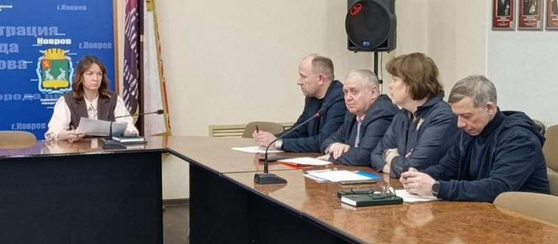 Депутаты выяснили, как убирают снег, наледь и выполняются наказы избирателей