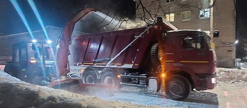 Уборка дорог, тротуаров, мостов, остановок и вывоз снега в Коврове 4 февраля