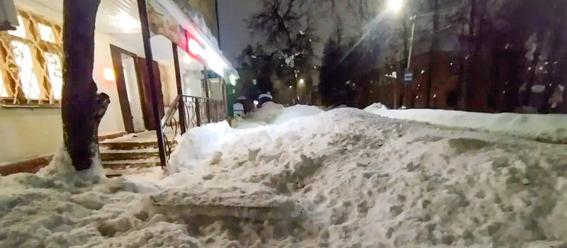 Следком возбудил дело после схода с крыши на ковровчанку снежно-ледяной массы
