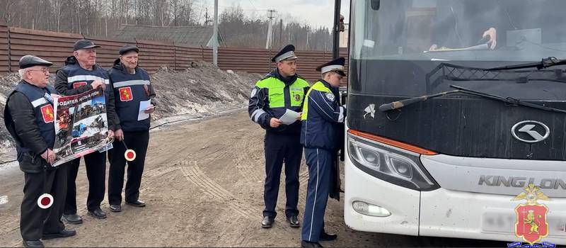 На ковровском повороте М7 водителям напомнили об опасности сна за рулем