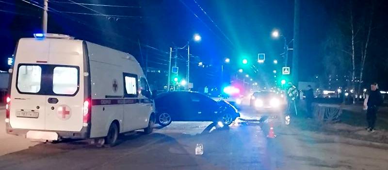 ДТП с тремя пострадавшими произошло 13 апреля на улице Еловой