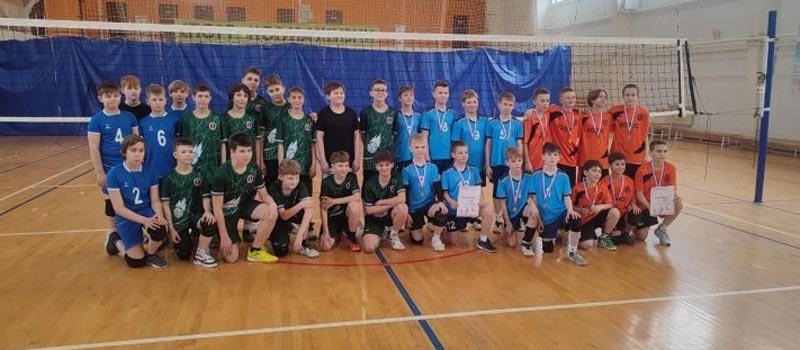 В спорткомплексе «Молодежный» прошли соревнования по волейболу