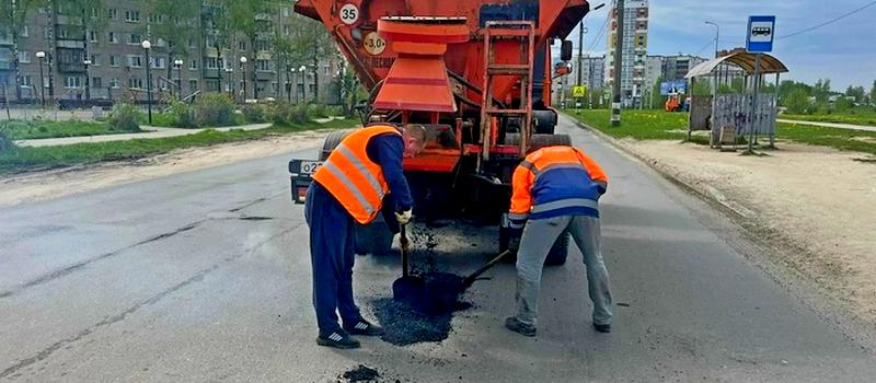 14 мая - ямочный ремонт, уборка смета и планировка дорог грейдером