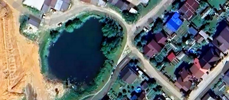 В Коврове спасатели помогли полиции извлечь из пруда тело мужчины