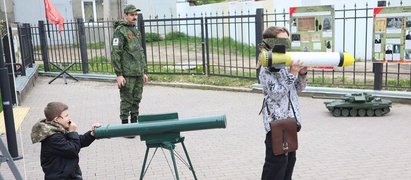 Еще 218 юных ковровчан прошло через программу «Тяжело в учении – легко в бою»