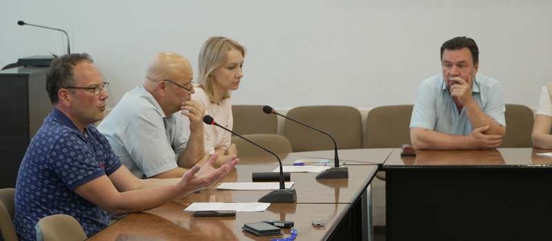 В больницах проблемы с кадрами, зато жалоб на льготные лекарства стало меньше