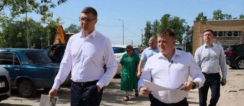 Александр Авдеев и Сергей Сидорин проинспектировали ход благоустройства улицы Строителей